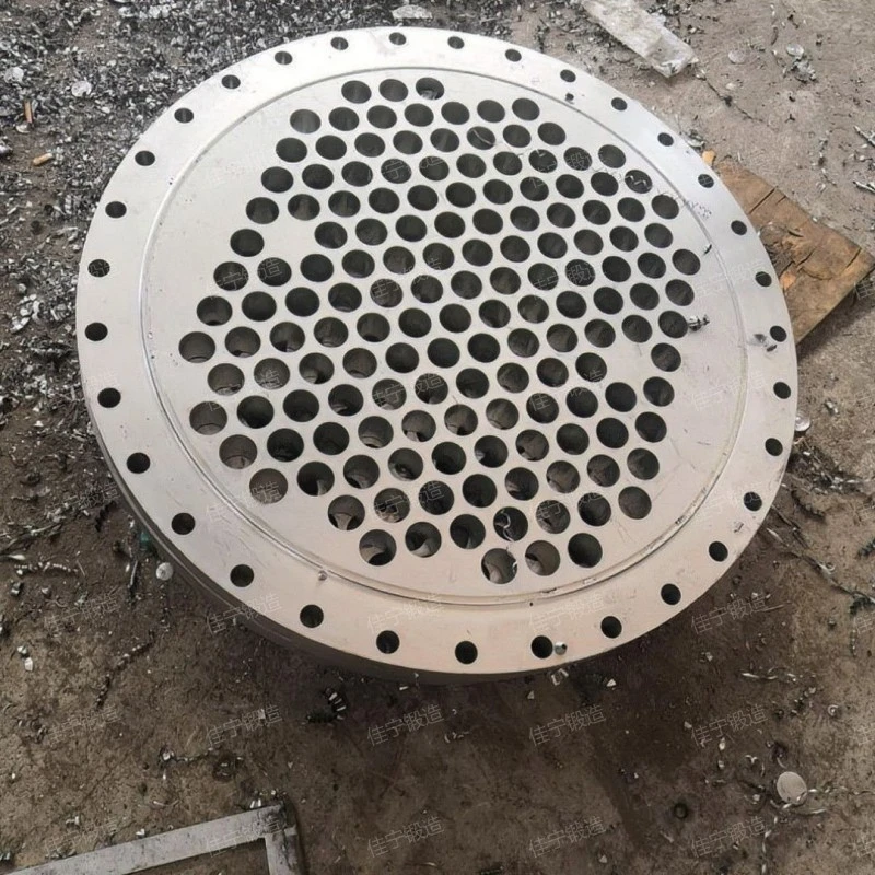 Convex blind plate