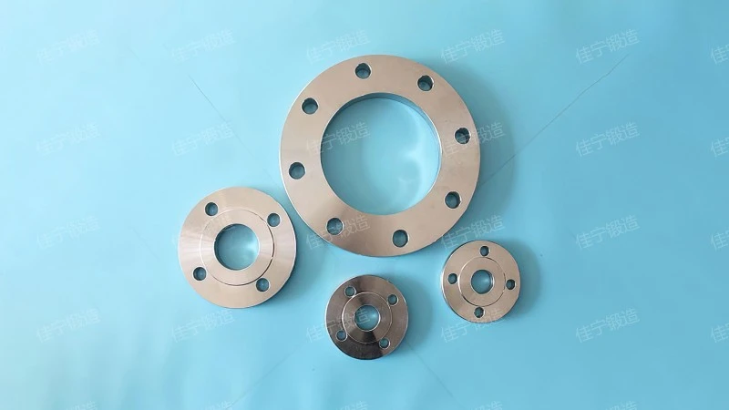 Convex panel flat welded steel flange cover