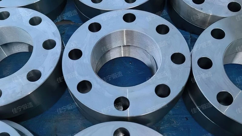 Flat welding clip on flange