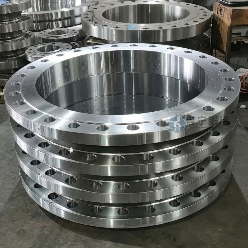 Blade flange